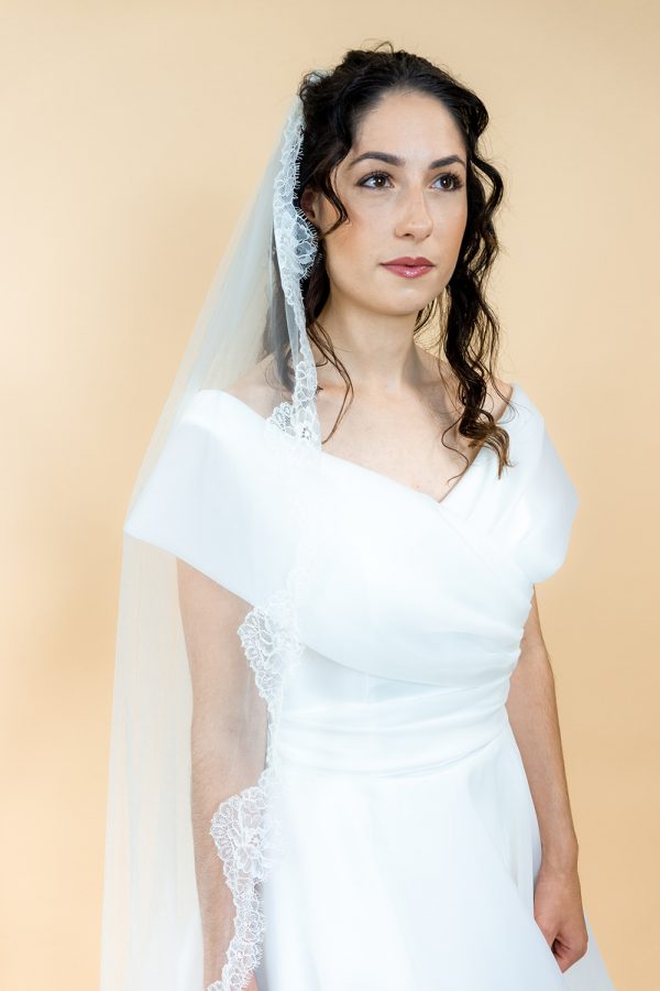 Voile de mariée bordure dentelle Agnès en tulle simple avec bordure en dentelle fine